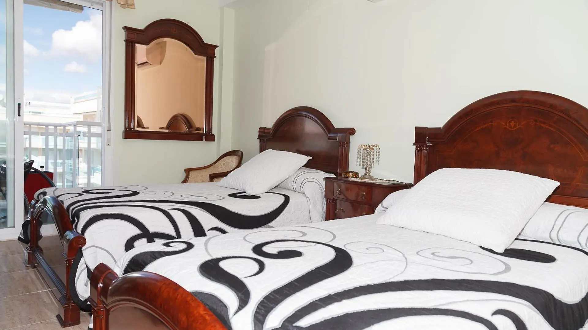 Uhc Larimar Family Complex Superior Apartment Salou Spain