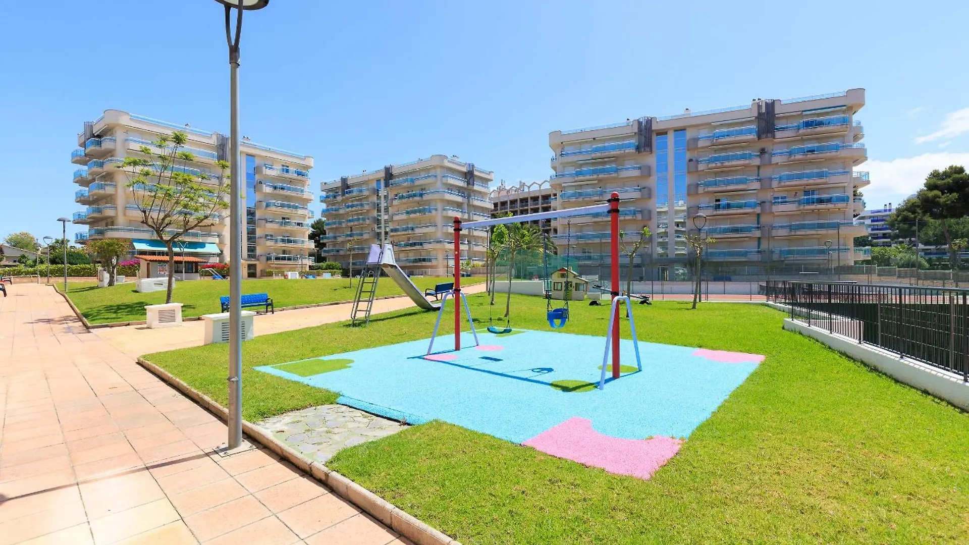 Uhc Larimar Family Complex Superior Apartment Salou
