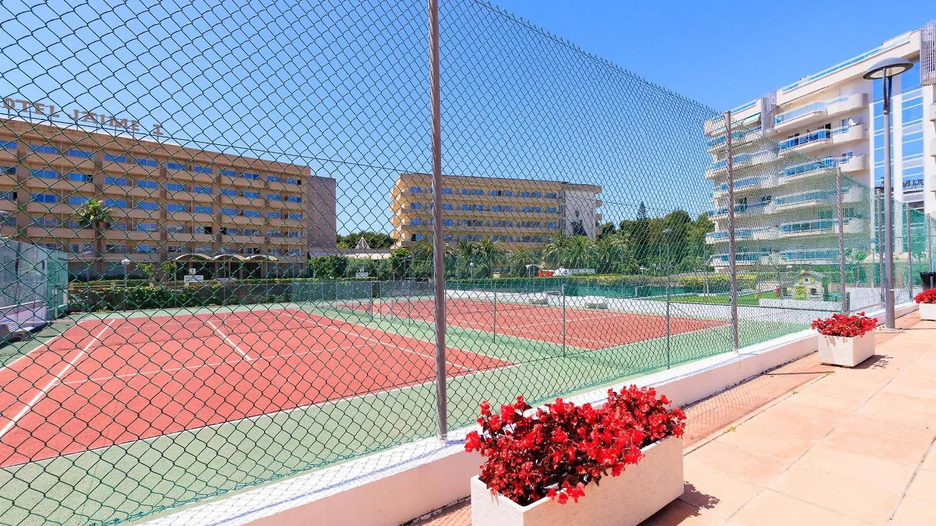 Uhc Larimar Family Complex Superior Apartment Salou