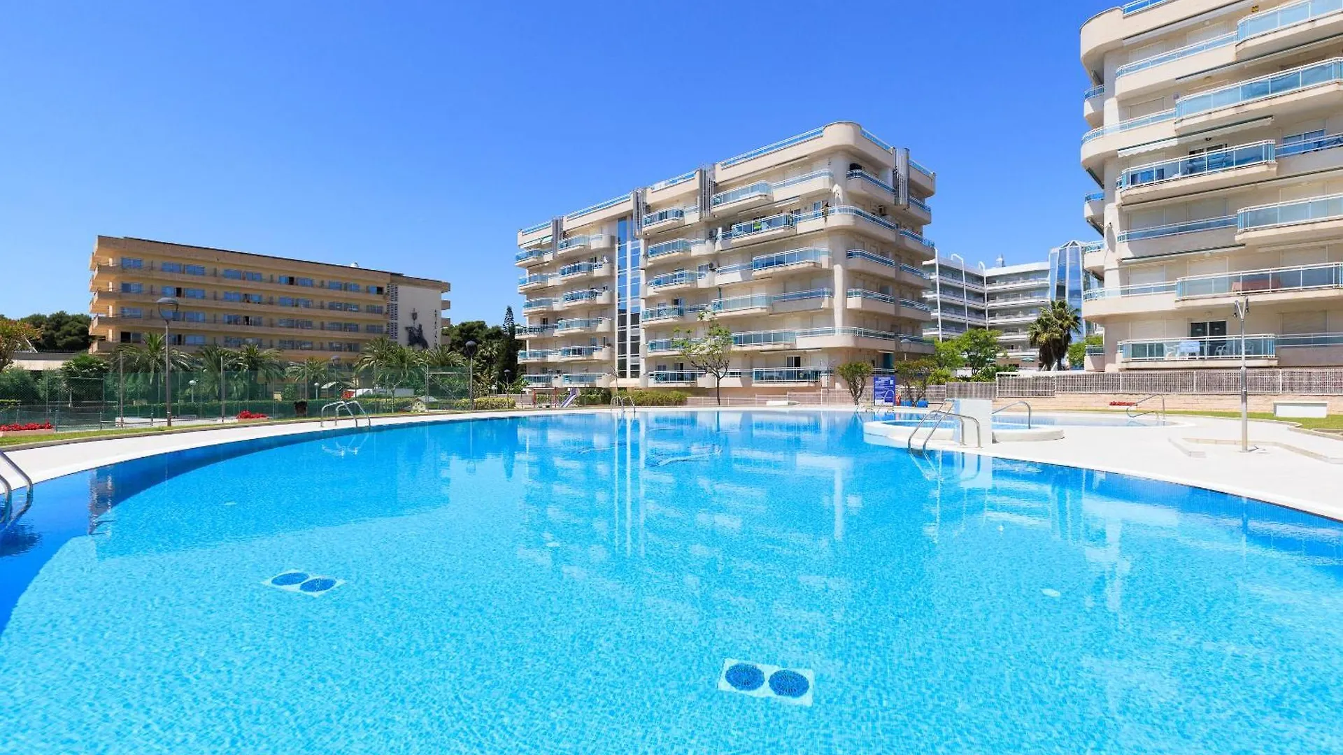 Uhc Larimar Family Complex Superior Apartment Salou