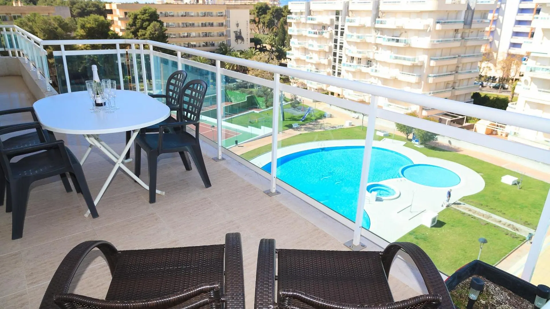Апартаменты Uhc Larimar Family Complex Superior Салоу